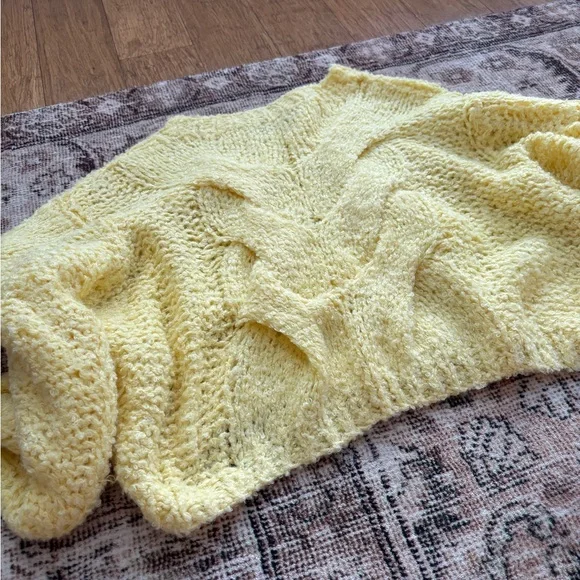 Rumored Soft Yellow Nonna Chunky Crew Neck Sweater - Picture 4 of 12